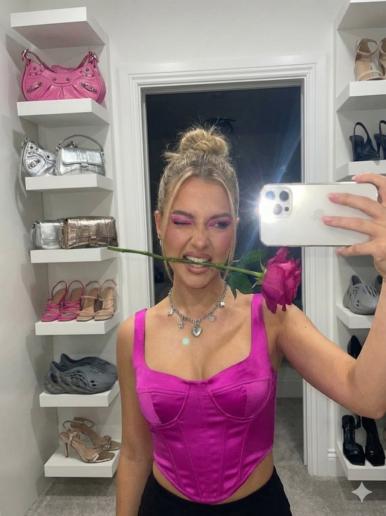 AI Prompt for Influencer Style Selfie Portrait with Rose