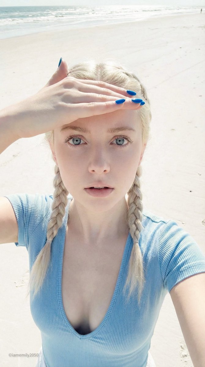 AI Prompt for iPhone 15 Pro Candid Beach Selfie with Hyper-Realistic Details