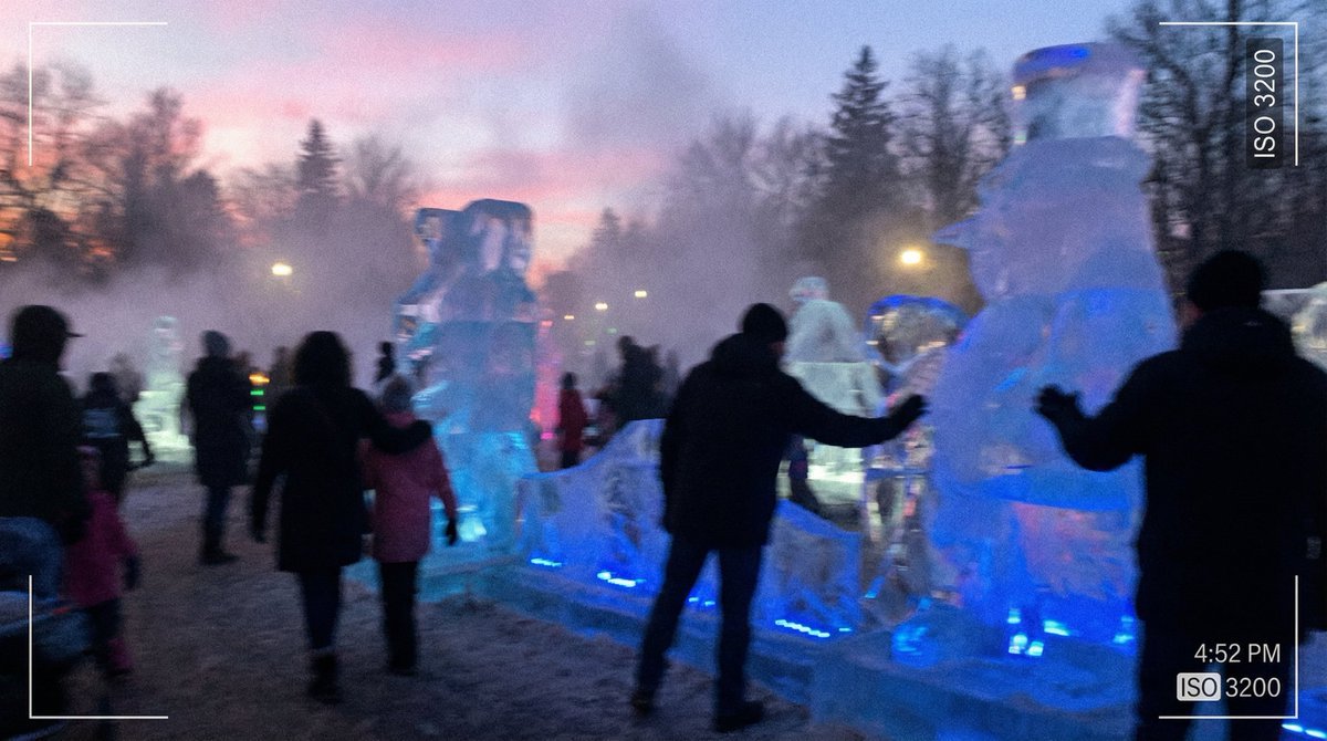 AI Prompt for iPhone-Style Ice Sculpture Photography