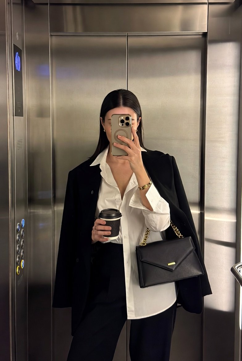 AI Prompt for Luxury Corporate Elegance iPhone Selfie