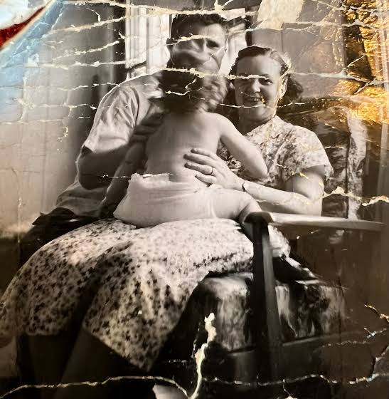 AI Prompt for Old Photo Restoration with DSLR Quality
