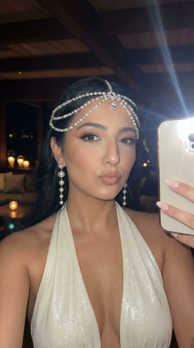 AI Prompt for Photorealistic Nighttime Selfie Portraits with Phone Flash