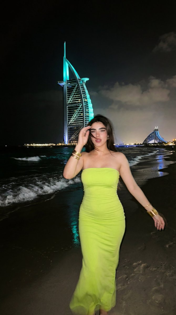 AI Prompt for Realistic Burj Al Arab Instagram Photo