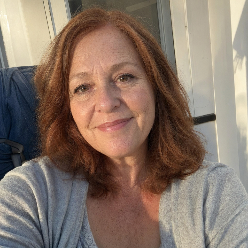 AI Prompt for Realistic Golden Hour Selfie with Warm Sunlight