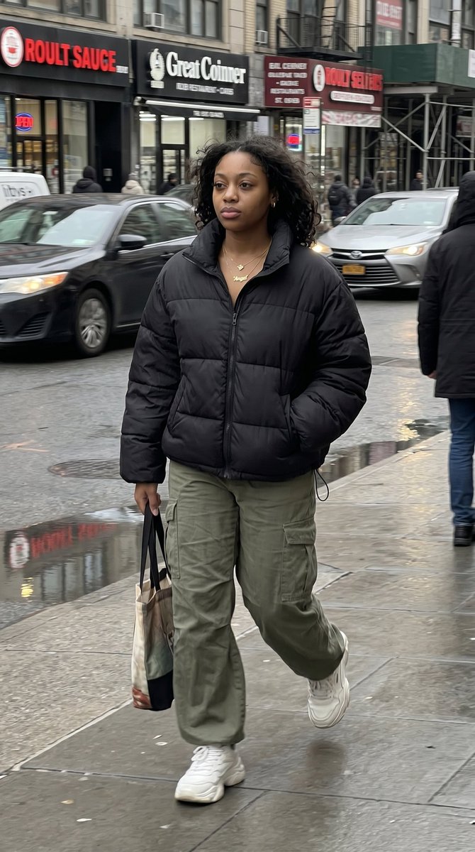 AI Prompt for Realistic iPhone Street Photography images - Influencer, Urban, Texture, Blur