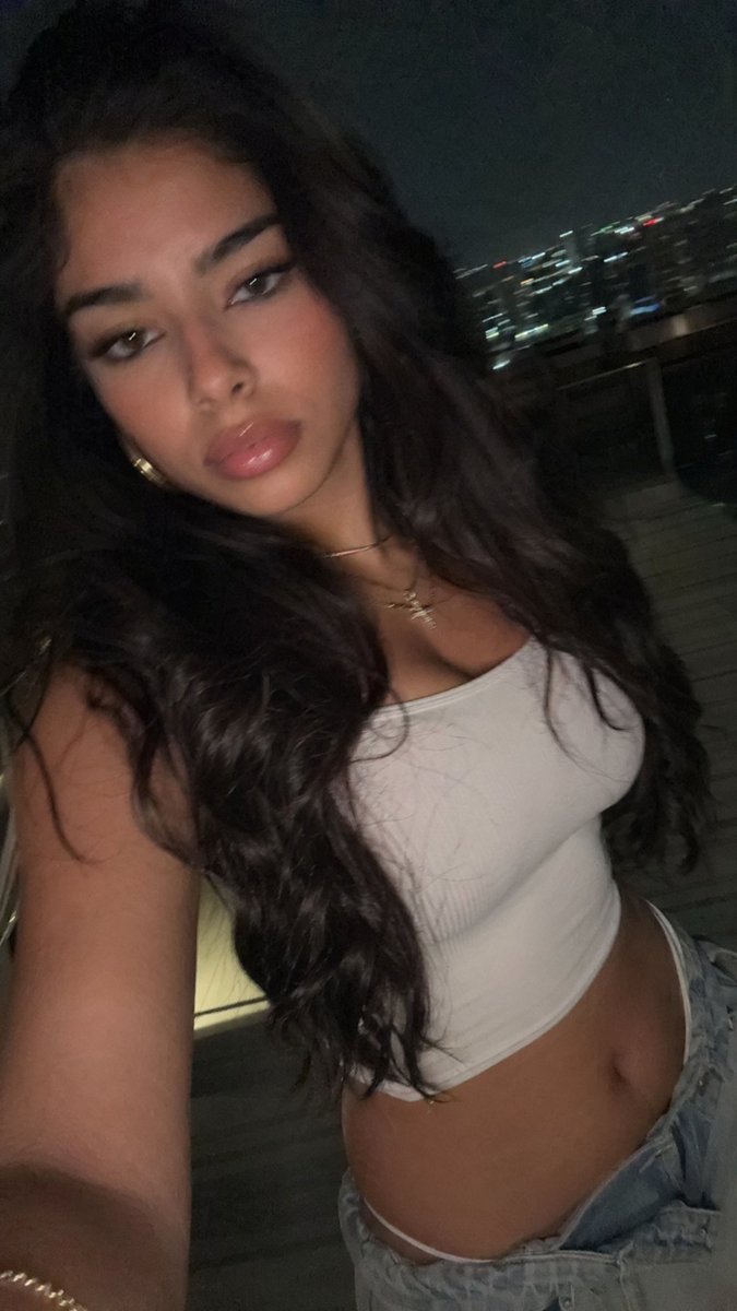 AI Prompt for Realistic Late-Night Balcony Selfie with Flash