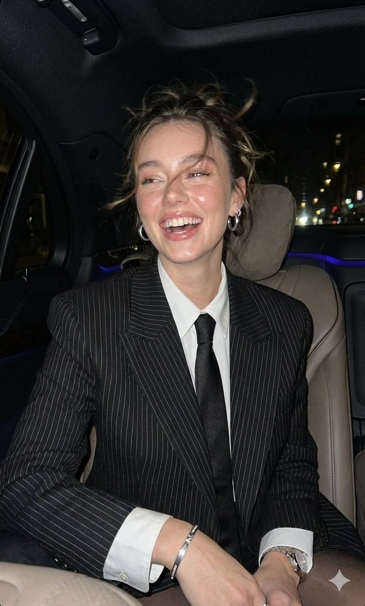 AI Prompt for Realistic Paparazzi Flash Portrait with Luxury Car and Night Scene