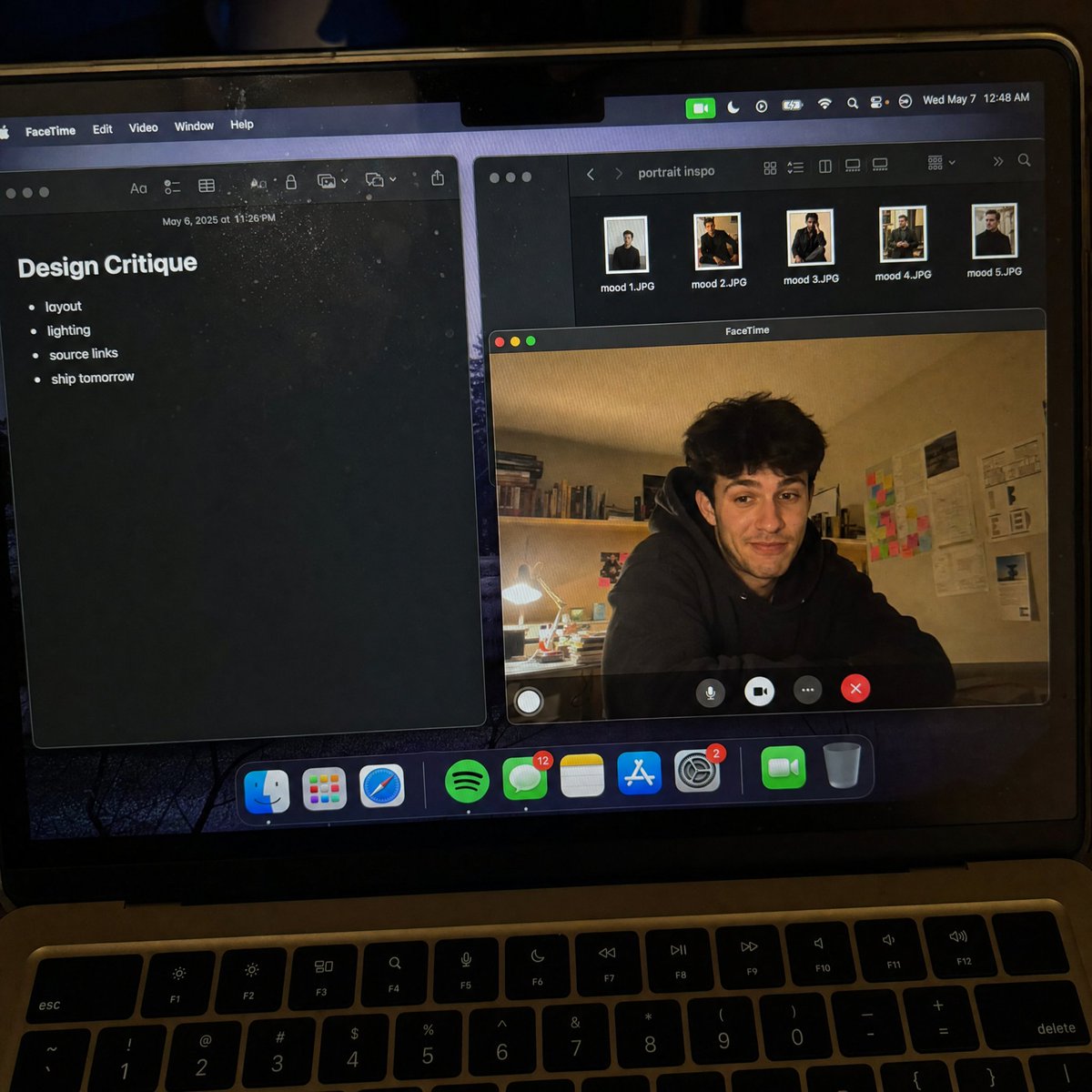 AI Prompt for Realistic Smartphone-Laptop Screen Images with Moire Patterns