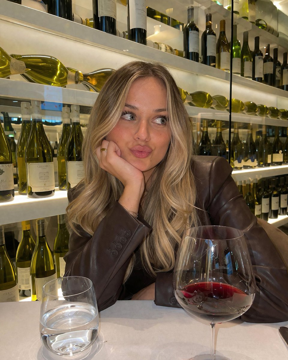 AI Prompt for Realistic Social Media Wine Bar Portraits