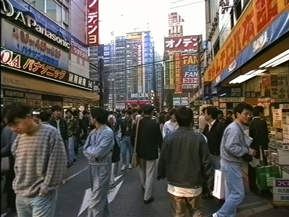 AI Prompt for Retro Akihabara Street Scene Generation