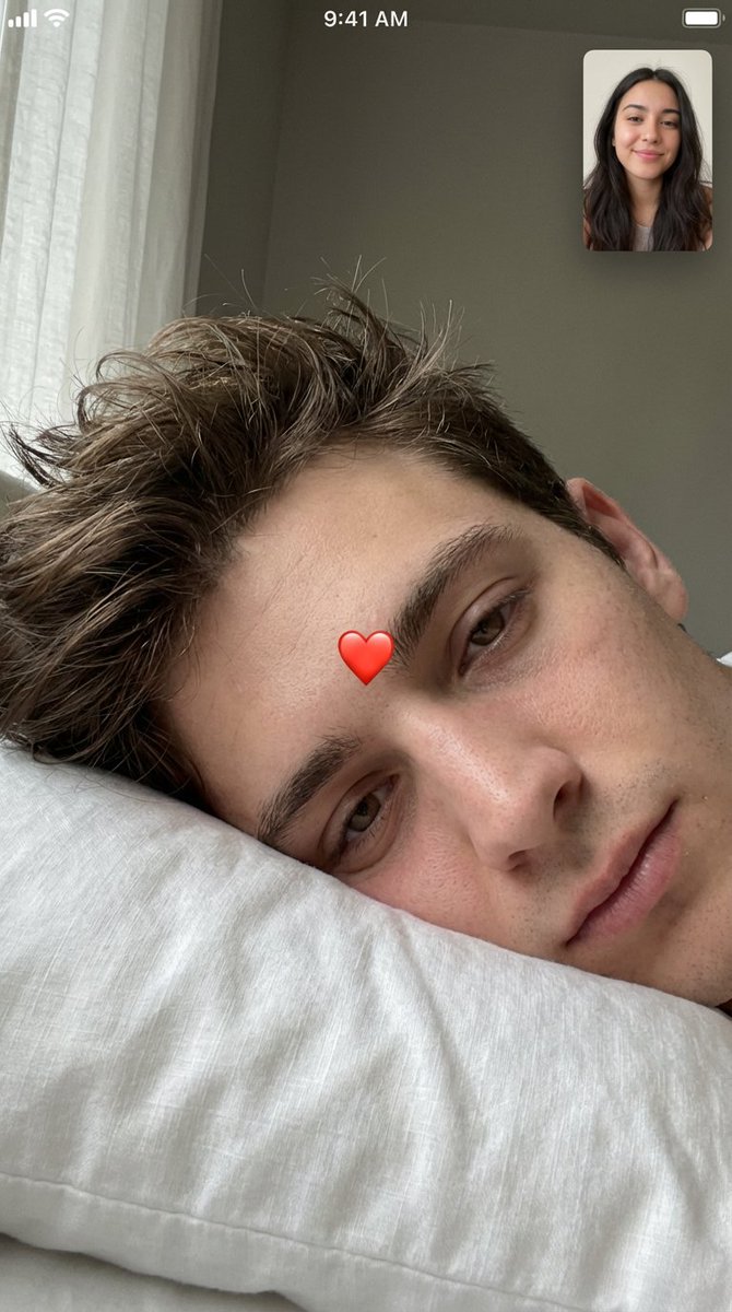 AI Prompt for Ultra High-Resolution Photorealistic FaceTime Portrait with Intimate iPhone Thumbnail