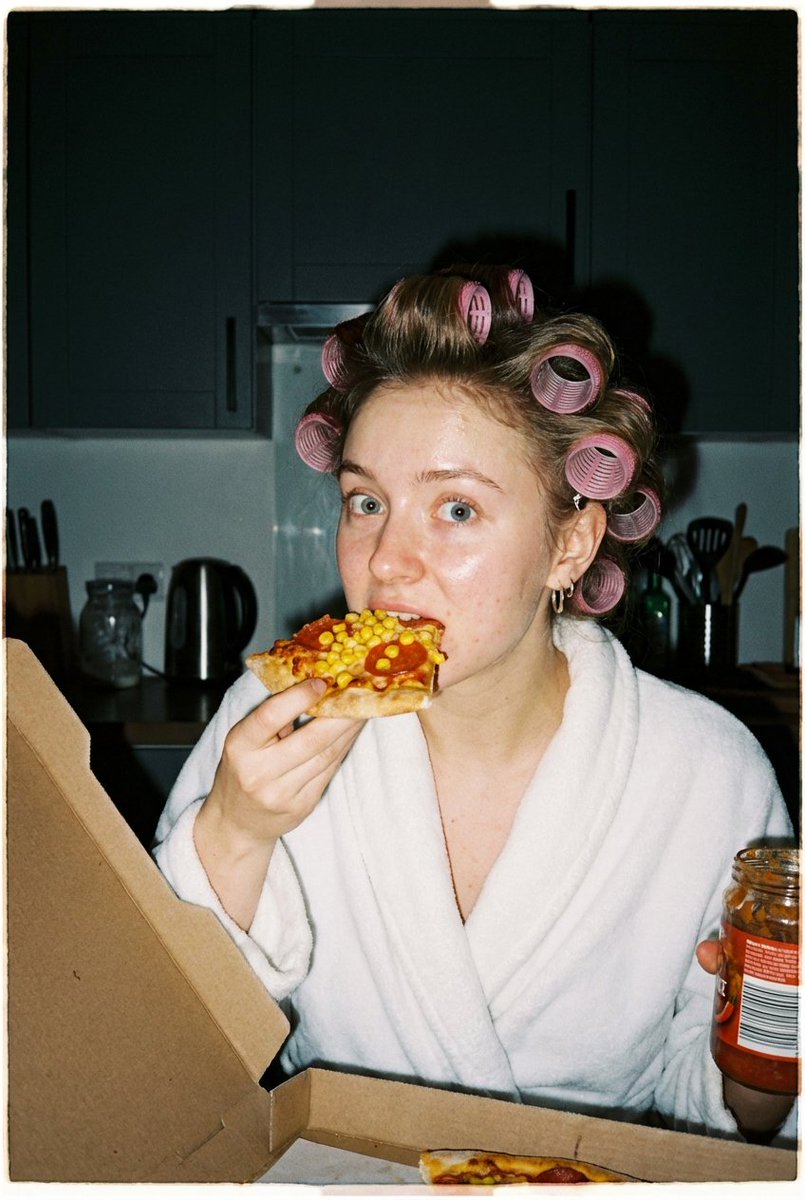 AI Prompt for Ultra Photorealistic Candid Flash Portrait of a Woman Eating Pizza