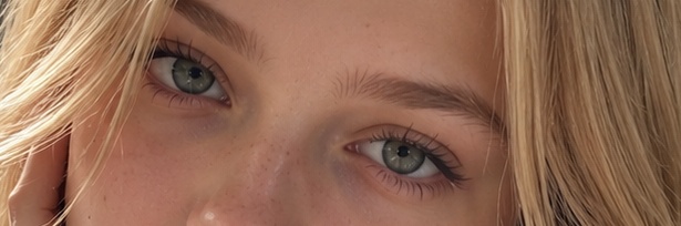 AI Prompt for Ultra-Realistic Blonde Close-Up Portrait