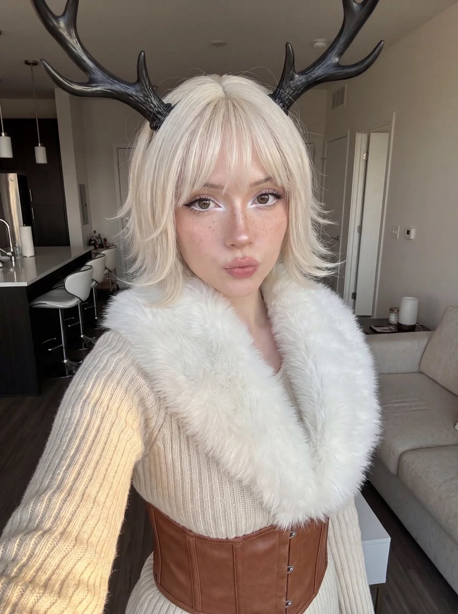 AI Prompt for Ultra-Realistic Fantasy Selfies with High-Fidelity Details