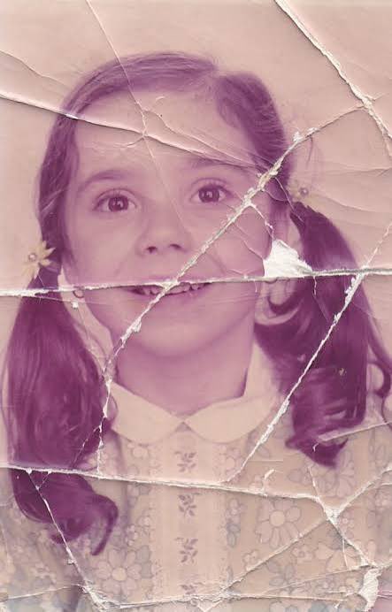 AI Prompt for Vintage Photo to Modern Portrait Conversion