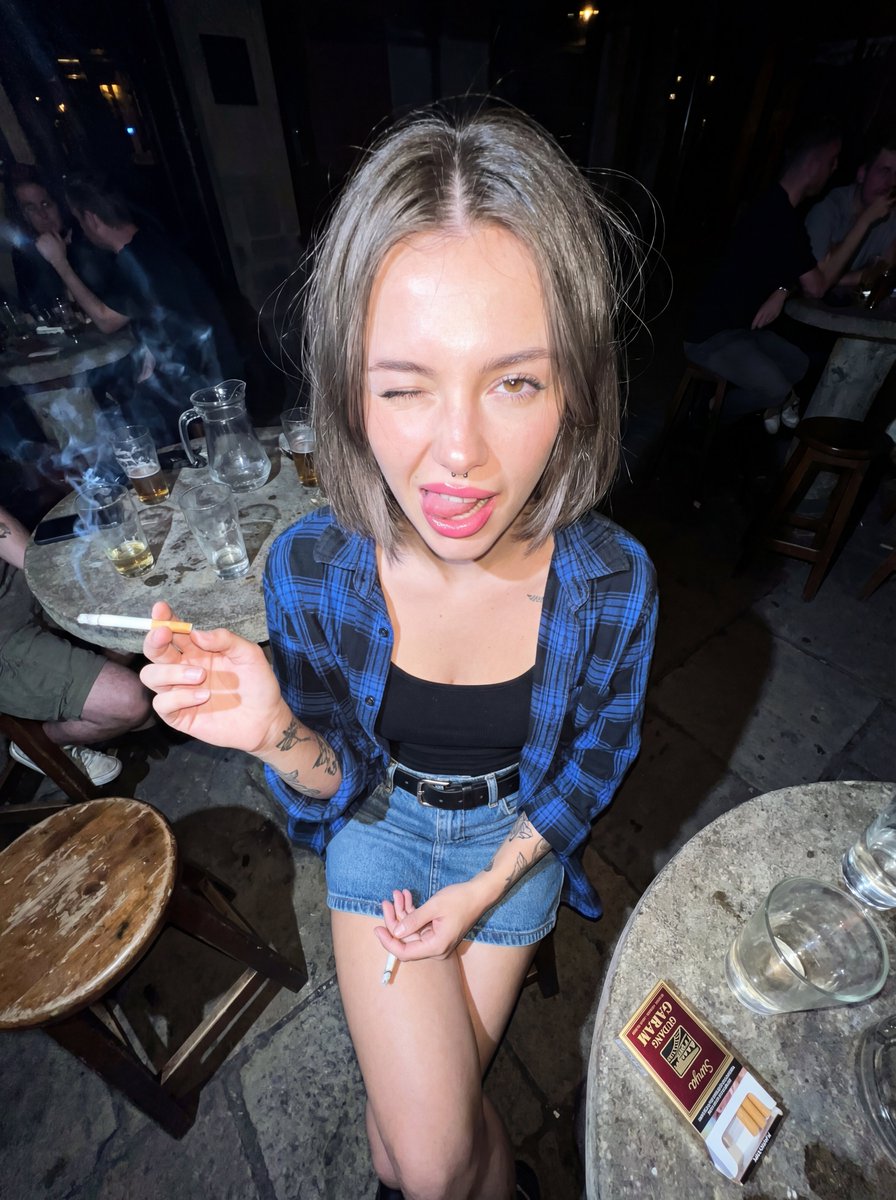 AI Prompt: Y2K Grunge Streetwear Portrait with Harsh Flash Lighting