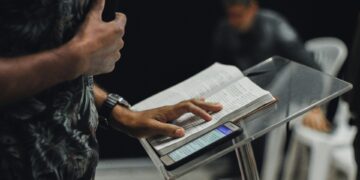Consejos para Predicadores Principiantes: Cómo Comenzar con Firmeza en el Púlpito