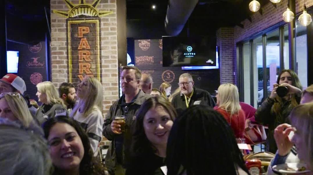 ⁣Traveling Thirsty Thursday at Parry's Pizza and Taphouse Kingwood