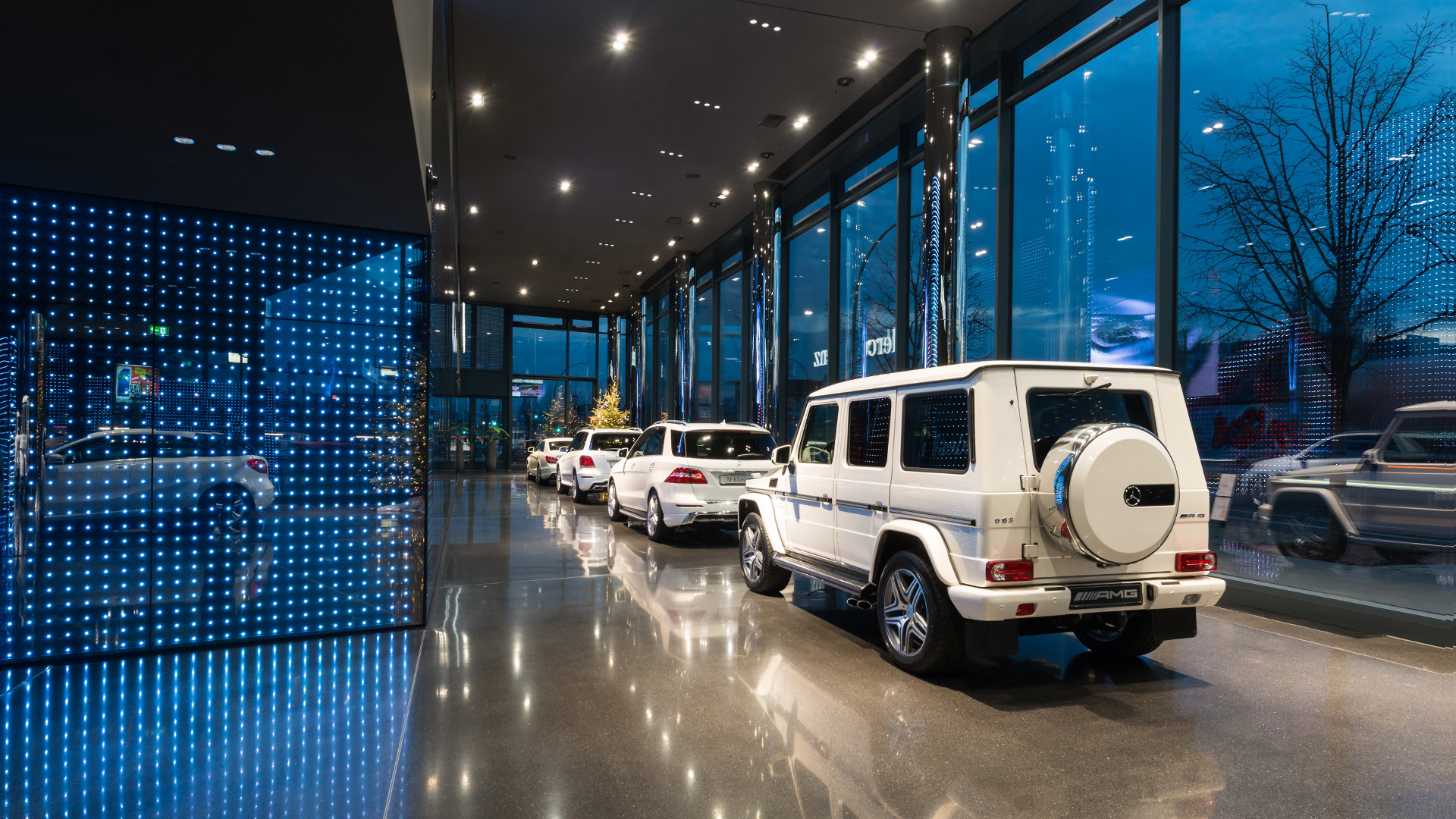 Mercedes-Benz Showroom,Berlin