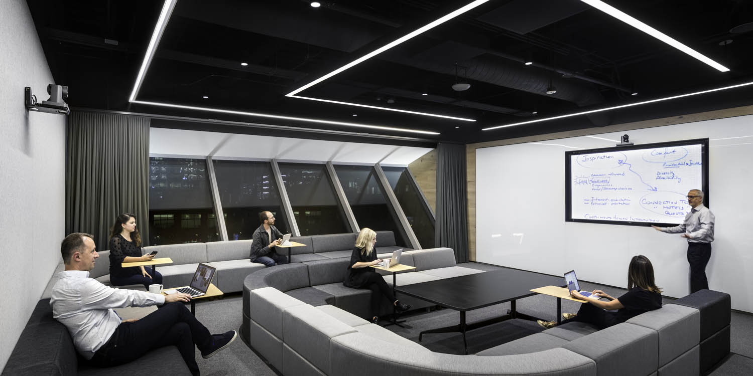 4-Hyatt-Global-Headquarters_Gensler_HyattHQ_3564 Hyatt Global Headquarters, lighting design by Schuler Shook
