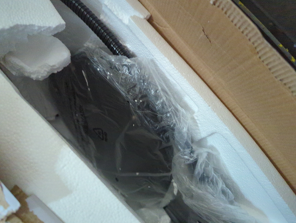 Verilux SmartLight Full Spectrum LED Modern Floor Lamp with Adjustable Brightness, Flexible Gooseneck and Easy Controls - Reduces Eye Strain and Fatigue - Ideal for Reading, Artists, Craft (Black)