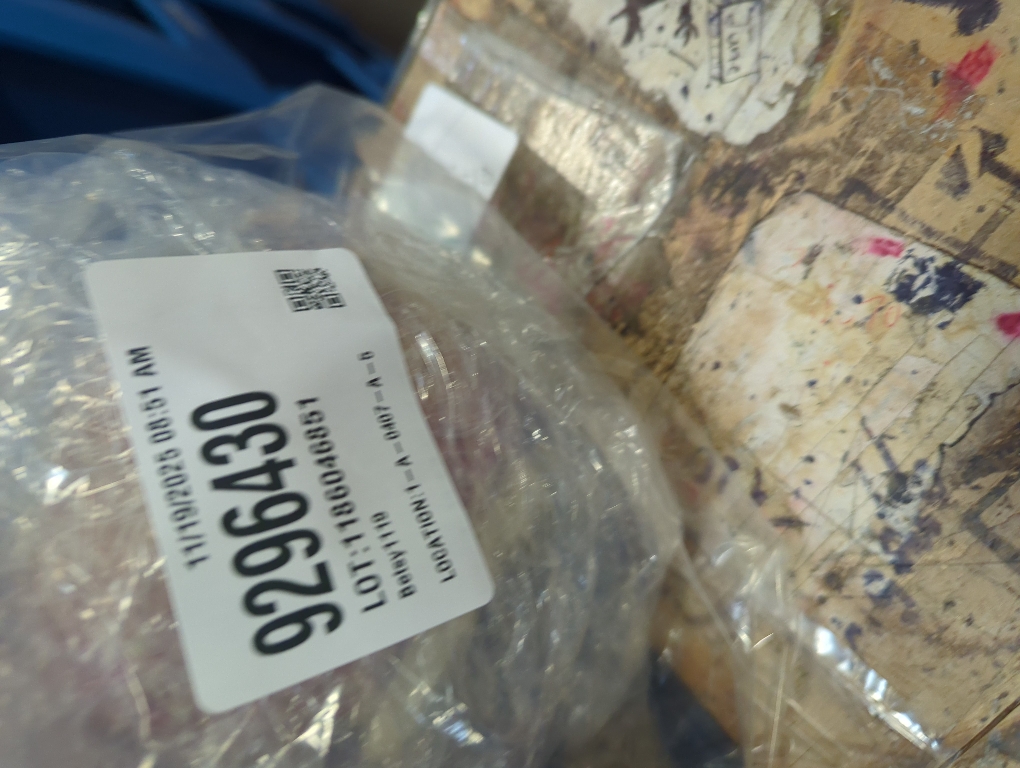 Aukora Color Changing Solar Powered Glass Ball Garden Lights, Solar Lantern Outdoor Table Lights Waterproof Led Night Light for Garden Patio Party Yard Indoor Decora Ideal Gift(Multi-Colored Glass)