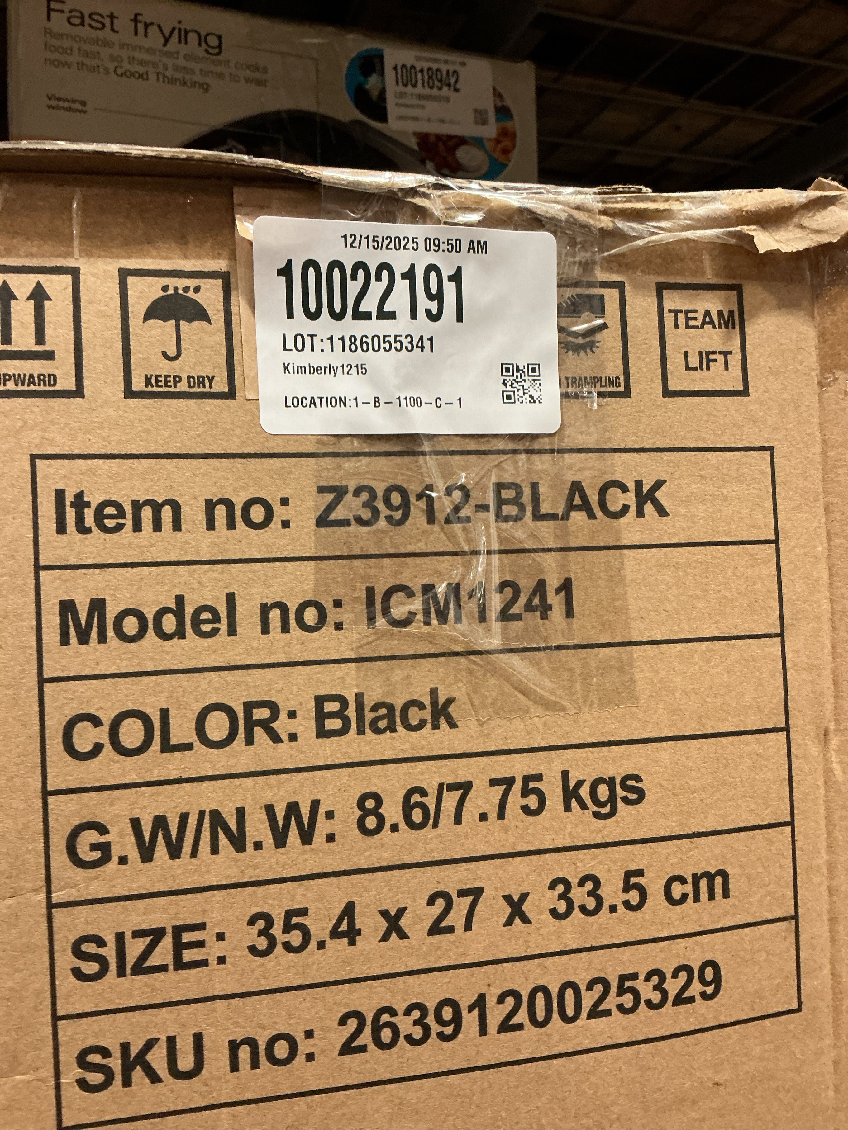 ZAFRO Ice Maker Countertop with Self-Cleaning, 26Lbs/24Hrs, 9 Cubes Ready in 8 Mins, One-Click Operation, Compact Portable Ice Maker with Ice Scoop/Basket for Home/Kitchen/Office/Bar, Black