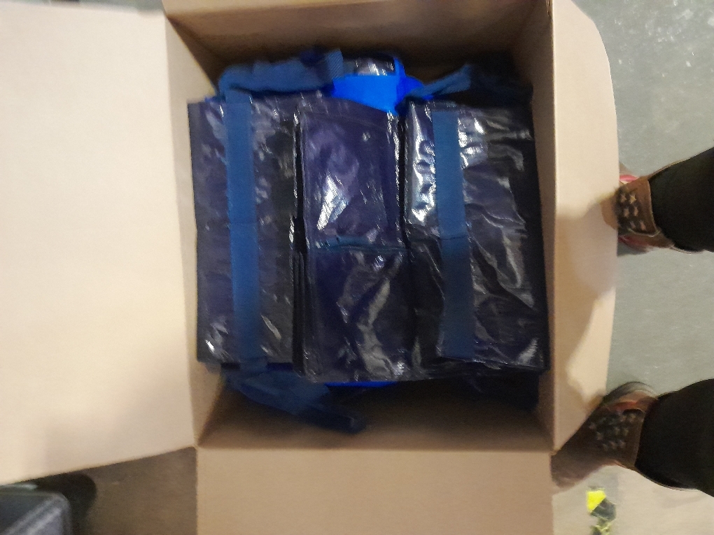 TICONN 12 Pack Extra Large Moving Bags Heavy Duty with Zippers & Carrying Handles, Durable Storage Bags Moving Boxes for Closet Organizers and Storage (12 Pack, Blue)‼️decent condition‼️