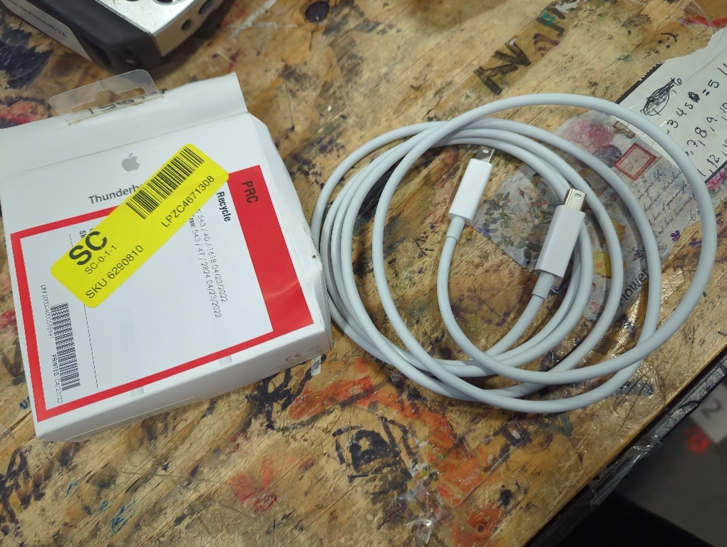 Suitable for Apple Thunderbolt 2 High-Speed Lightning Data Cable - 3 Meters (White)