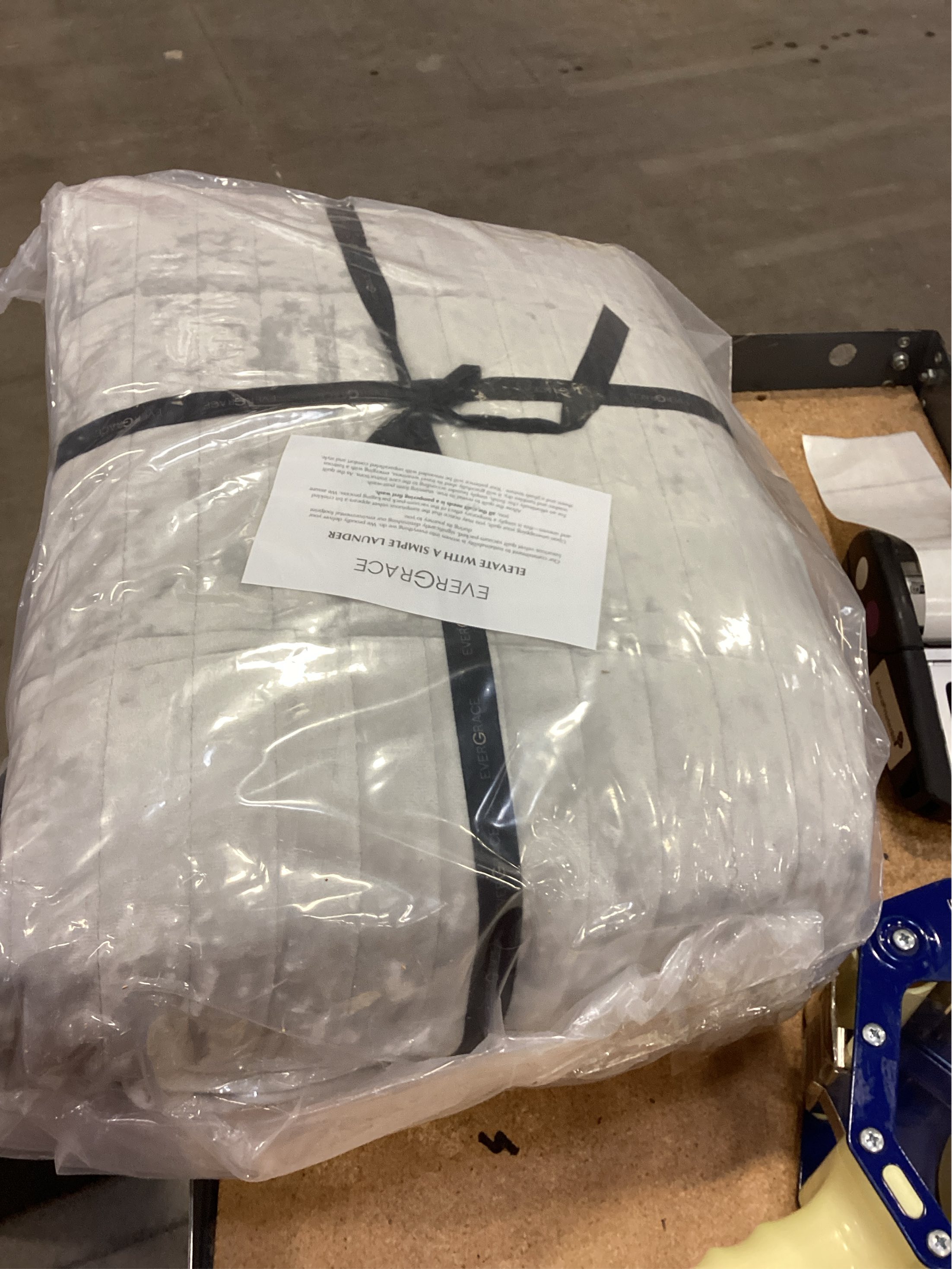 EVERGRACE Velvet Quilt Set King Size, Luxurious Soft Striped Channel Bedding Set, Lightweight Velvet Comforter for All Season, Oversized Bedspread Coverlet with 2 Matching Shams, Frost Gray