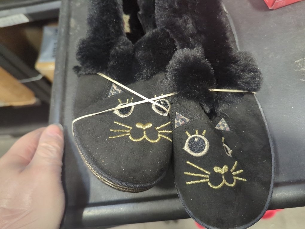 Size 6 Color Black Plush animal slippers, soft and comfortable slippers, women's home slippers, bedroom cat girl plush slippers