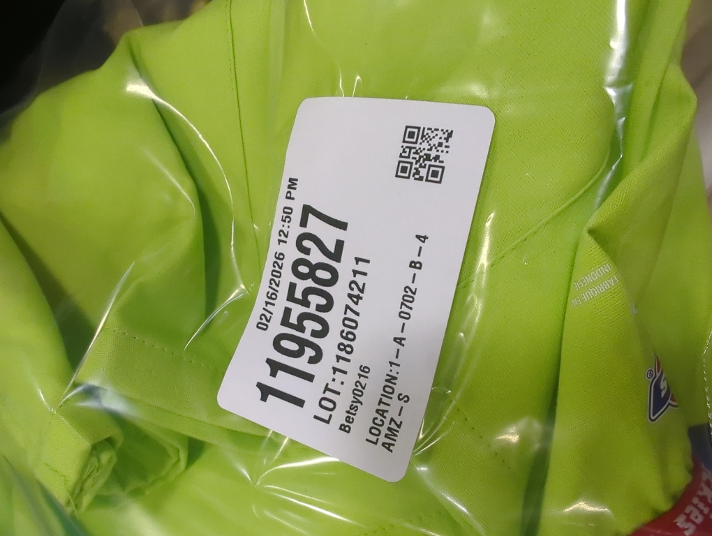 Size M..Men's Scrub Top