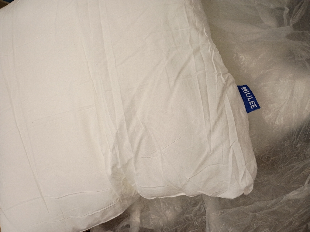 MIULEE Throw Pillows Inserts, Pack of 2 18x18 Inch 100% Virgin Fiber Filling Bed Couch Pillows