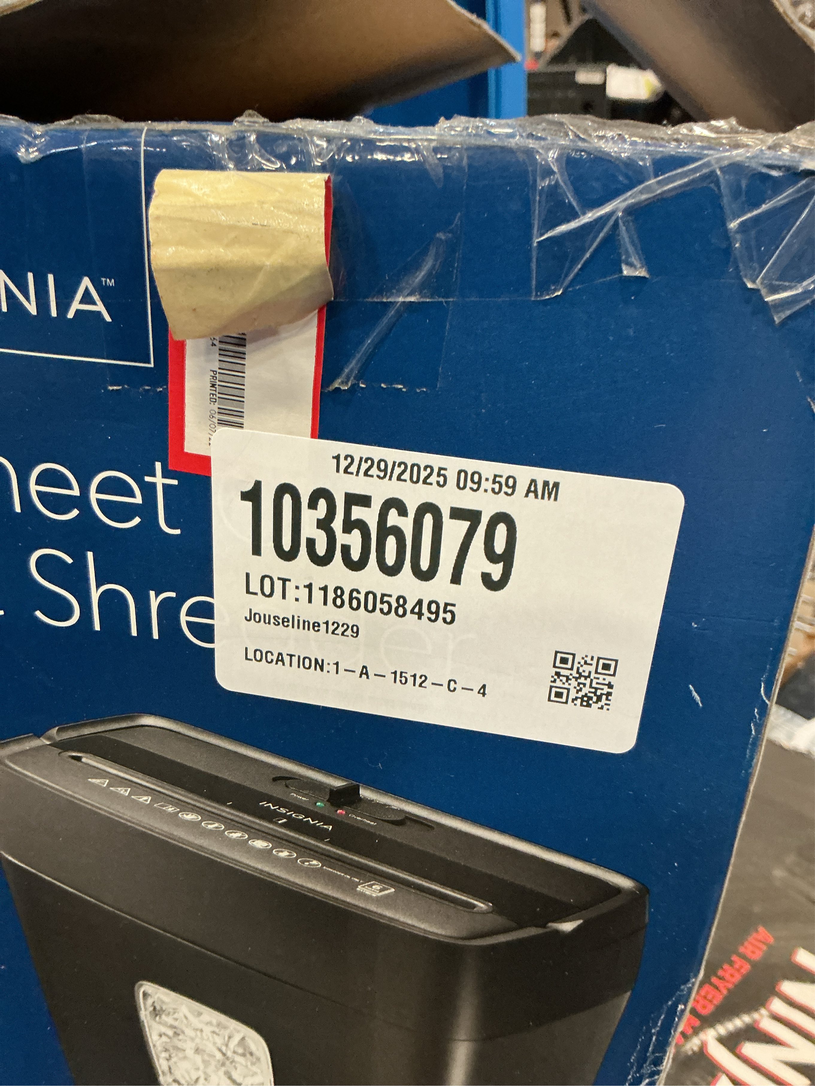 Insignia™ - 6-Sheet Crosscut Shredder - Black