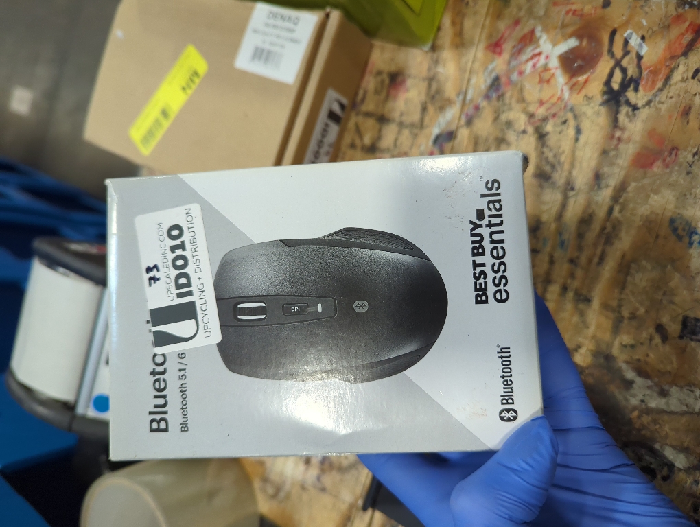 Best Buy Essentials™ - Lightweight Bluetooth Optical Standard Ambidextrous Mouse with 6-Button - Black