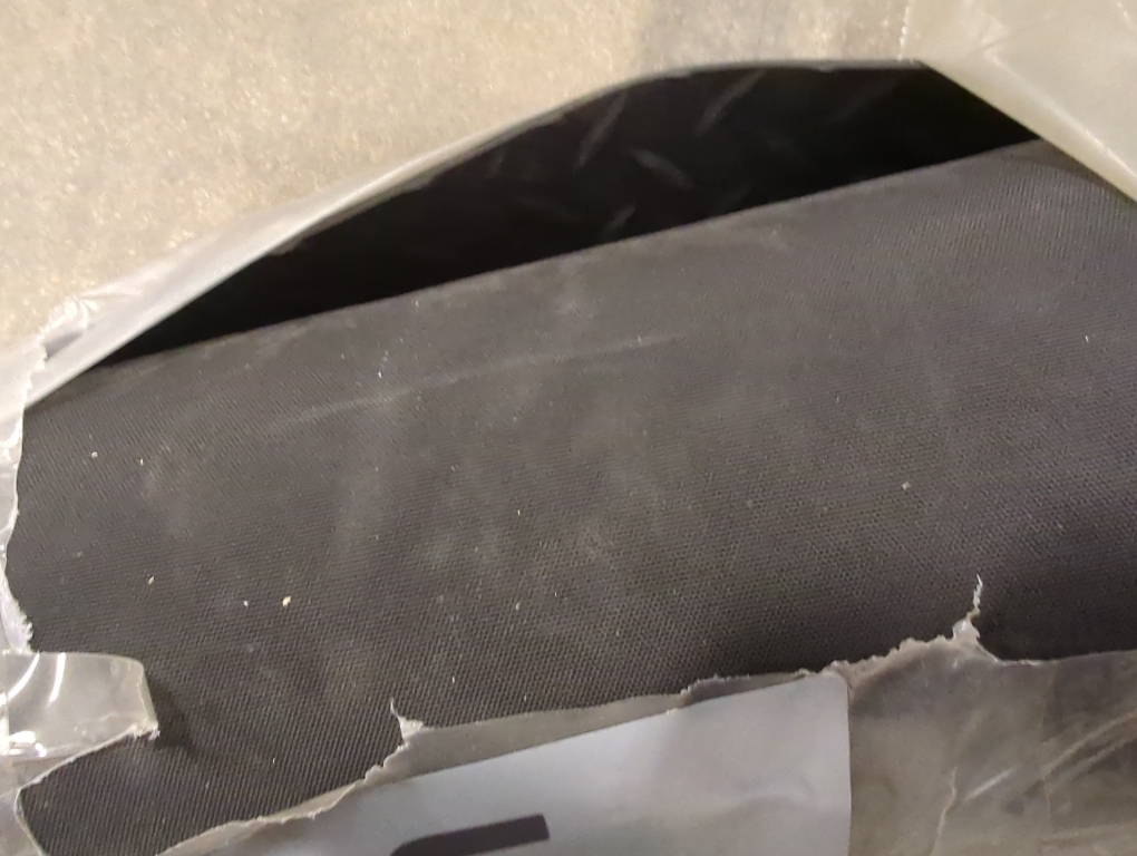 VEVOR Diamond-Plate Rubber Flooring Roll, 3 mm x 4 ft x 10 ft Garage Floor Mat, SBR, Easy to Clean, Diamond Plate Rubber Mat for Under Cars, Garage Industry Gym, Black