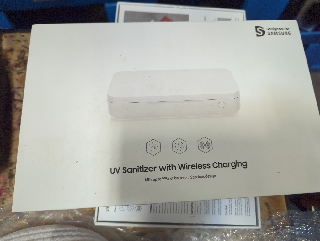 Samsung Electronics Qi Wireless Charger and UV Sanitizer - US Version