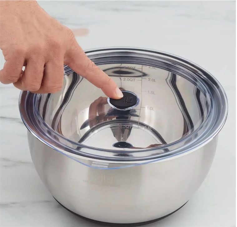 MIU Stainless Steel Mixing Bowls 8 Piece Set with Graters & Lids. NEW.