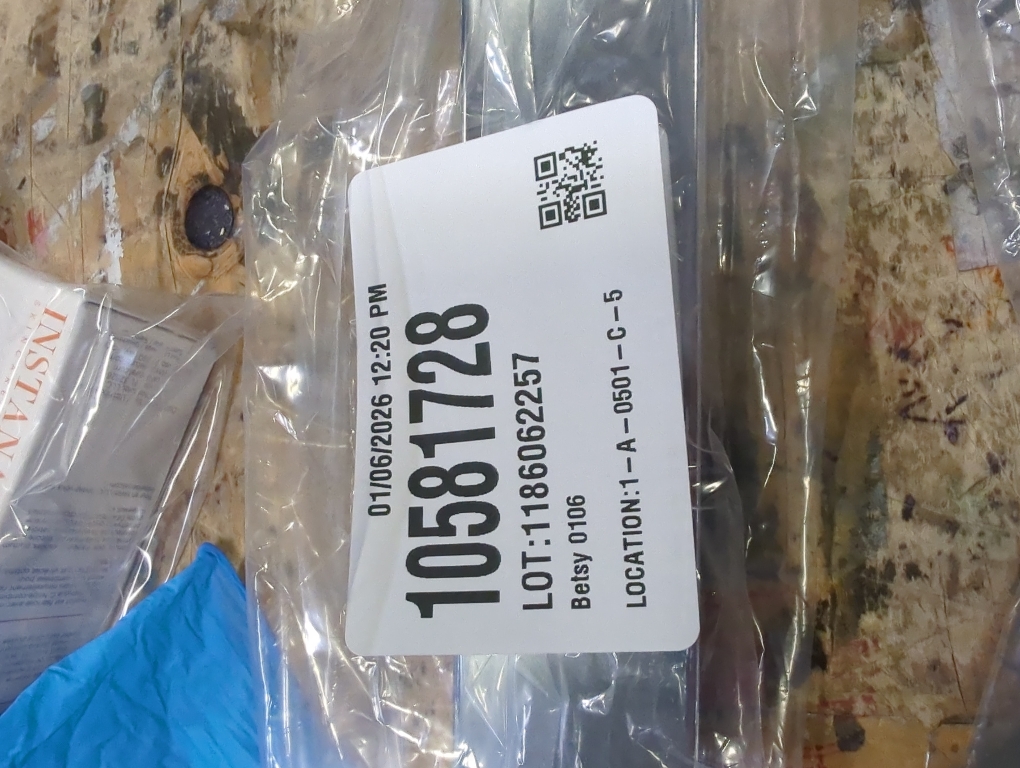 SSWBasics 12 inch Chrome Dimensional Hangrail Bracket for Slotted Standards - 1 inch slots 2 inch on center - Pack of 4