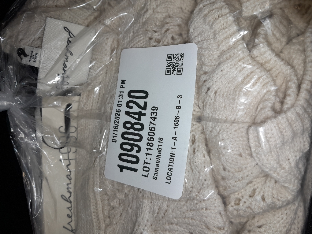 Freshman  1996 women's large knitted crop top