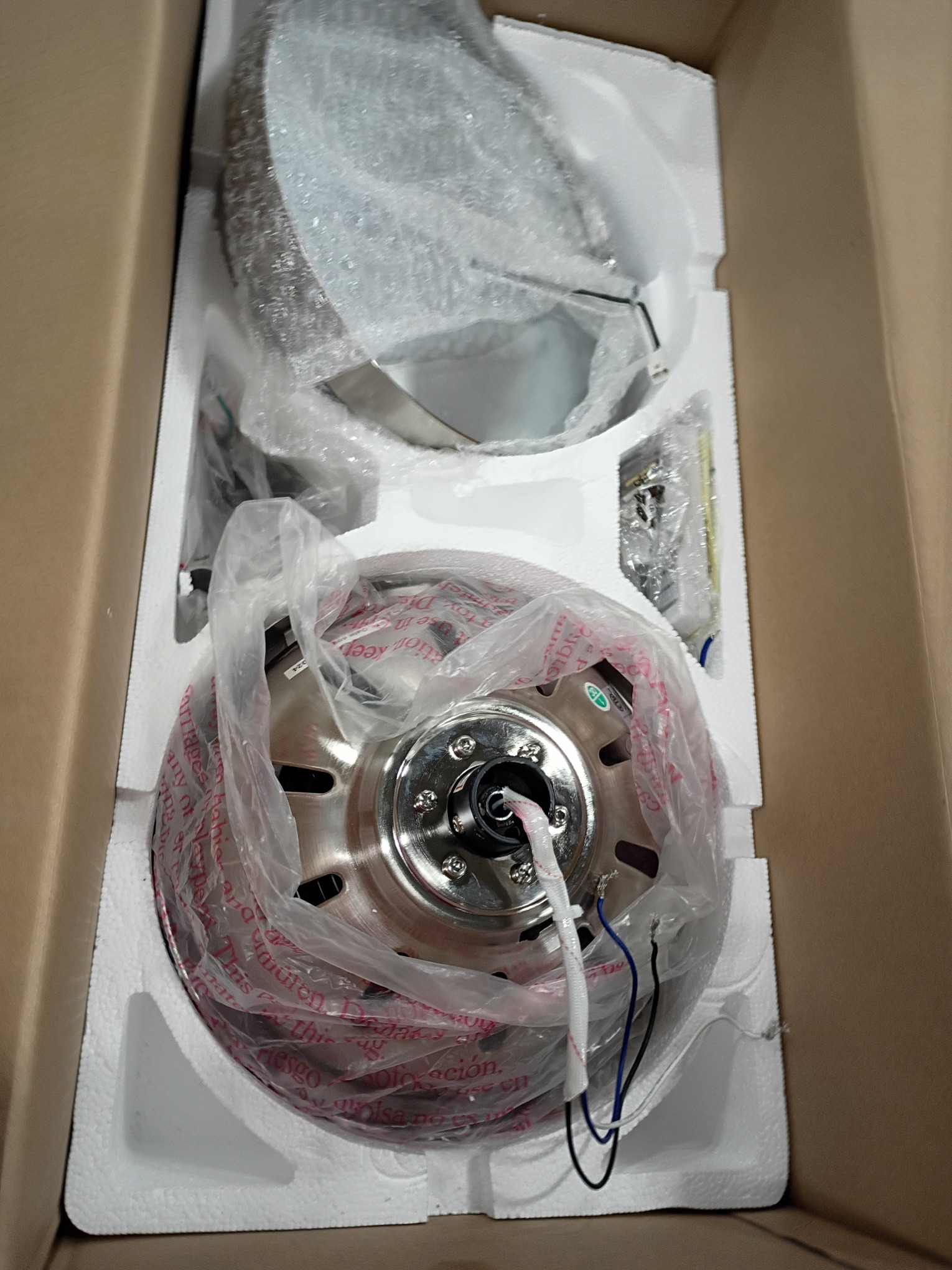 Harbor Breeze Camden 52-in Brushed Nickel Indoor Ceiling Fan with Light and Remote (5-Blade)