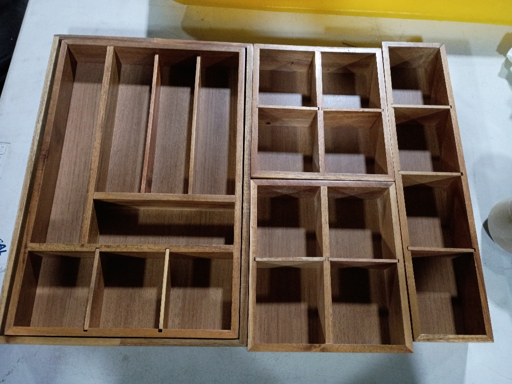 Seville Classics 4-piece Acacia Expandable Drawer Organizer