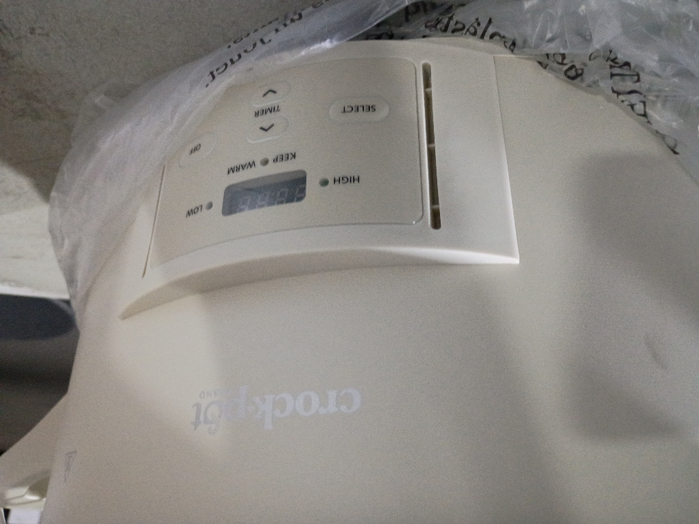 Crock-Pot Design Series 7-Quart Cook & Carry Slow Cooker (little damaged)