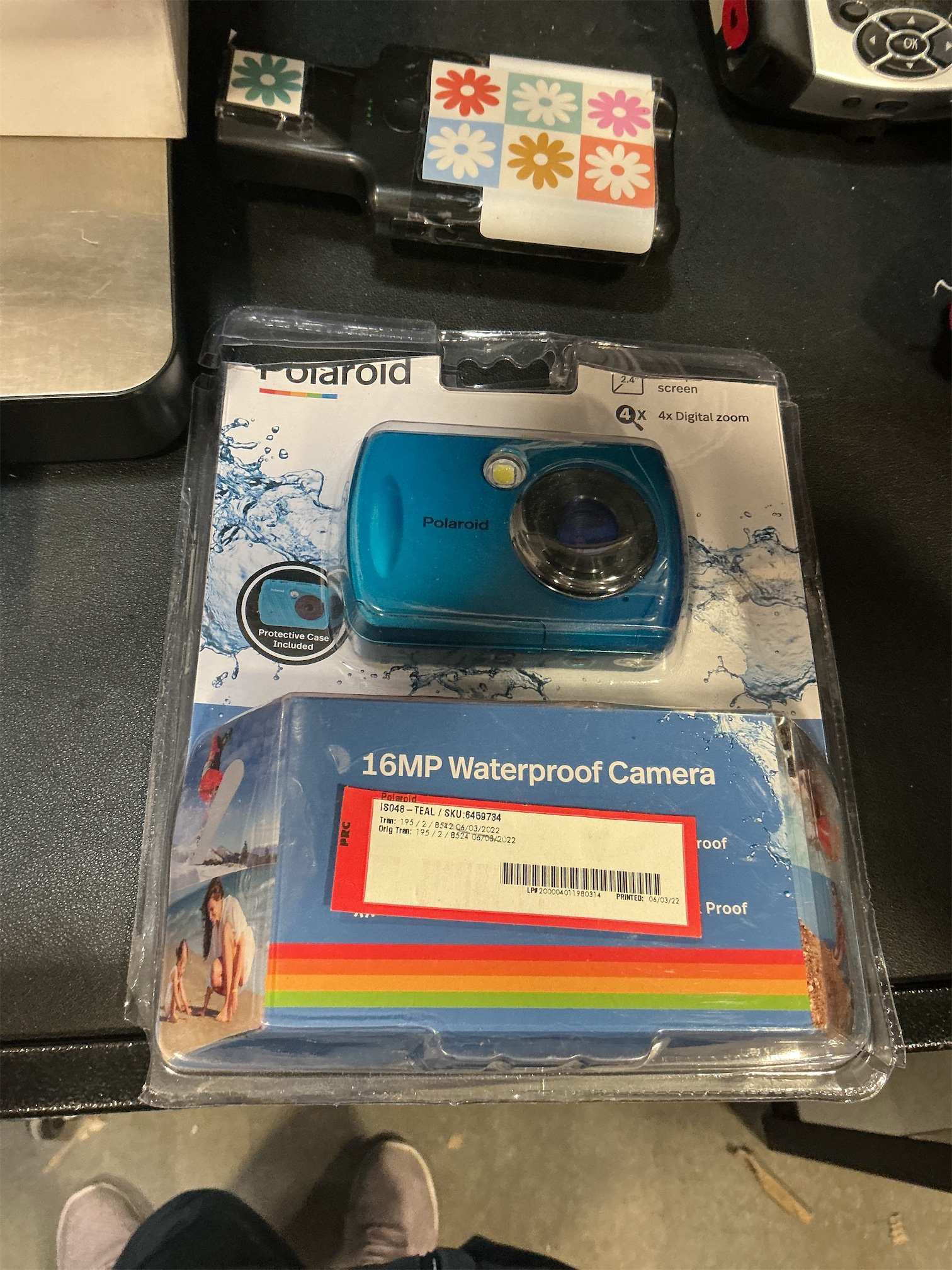 Polaroid IS048 Waterproof Instant Sharing 16 MP Digital Portable Handheld Action Camera, Teal
