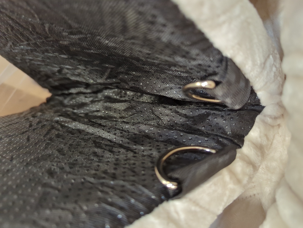 Dog Car Seat for Small Dogs,Ultra-Soft Fabric,2 Storage Pockets & Safety Leash,Adjustable Straps,Easy to Install,Fully Detachable and Washable(Beige)