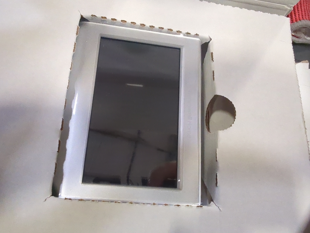 Honeywell Home Smart Color Built In WiFi Heating and Cooling Touch Screen Programmable Thermostat