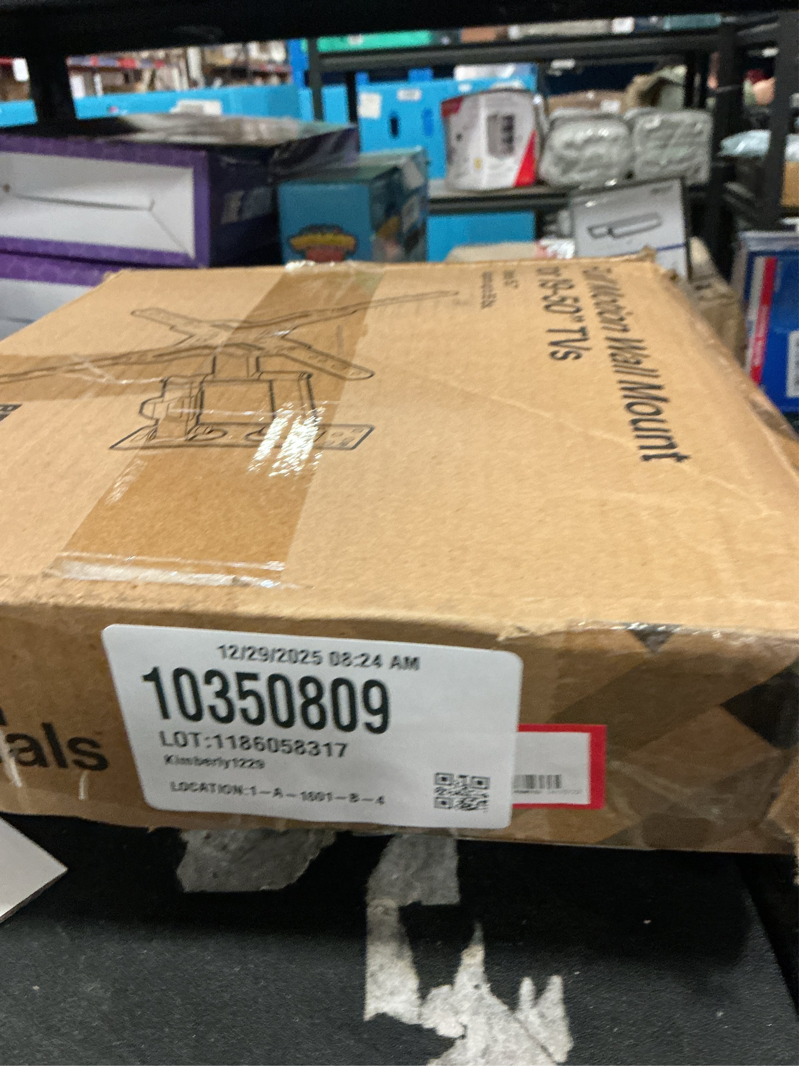 Best Buy Essentials Full Motion TV Wall Mount with Mounting Hardware Included, (New)