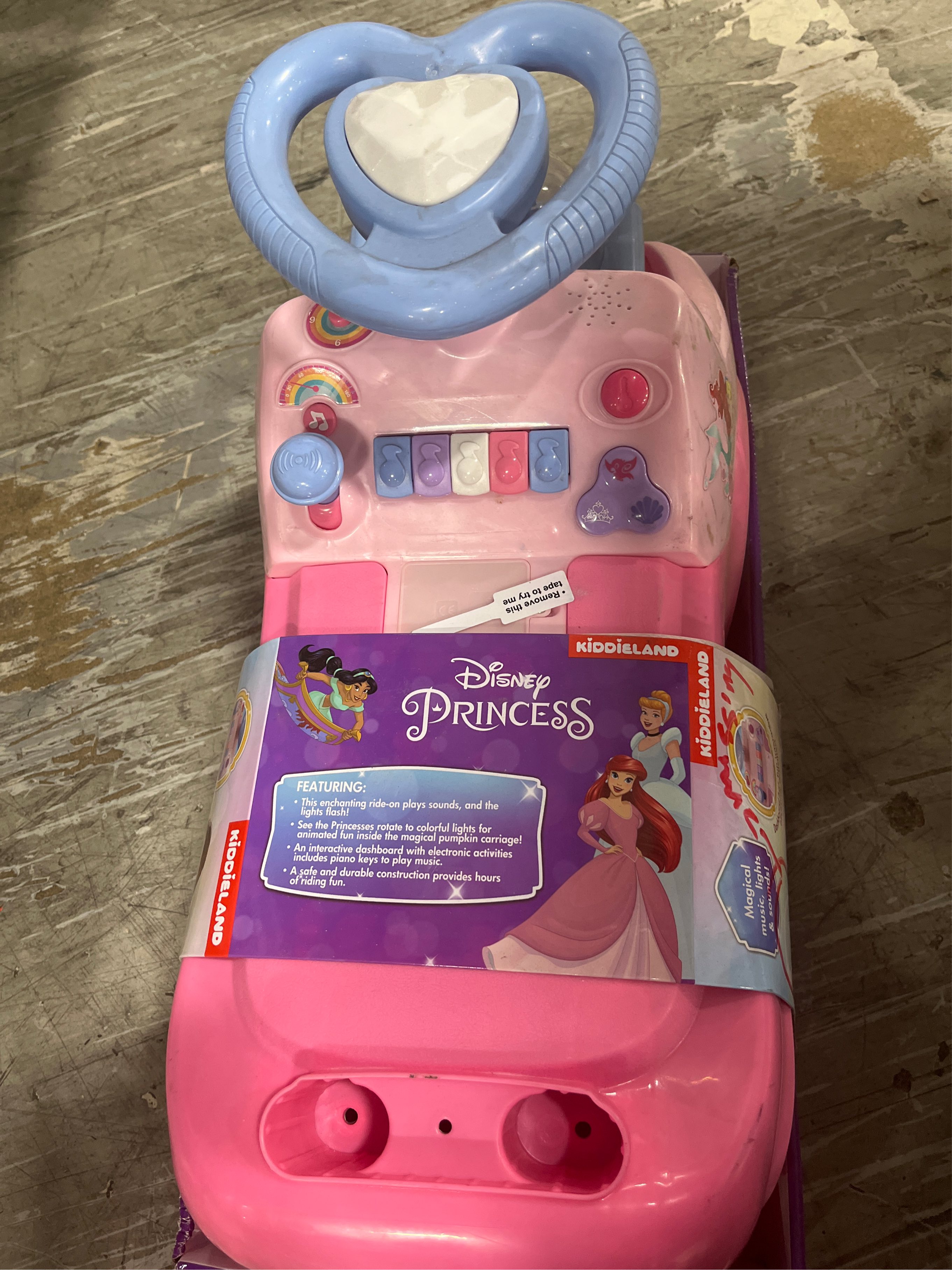 Kiddieland Disney Spark n Glow Princess Carriage Ride-On - Pink.(missing part, see the picture)