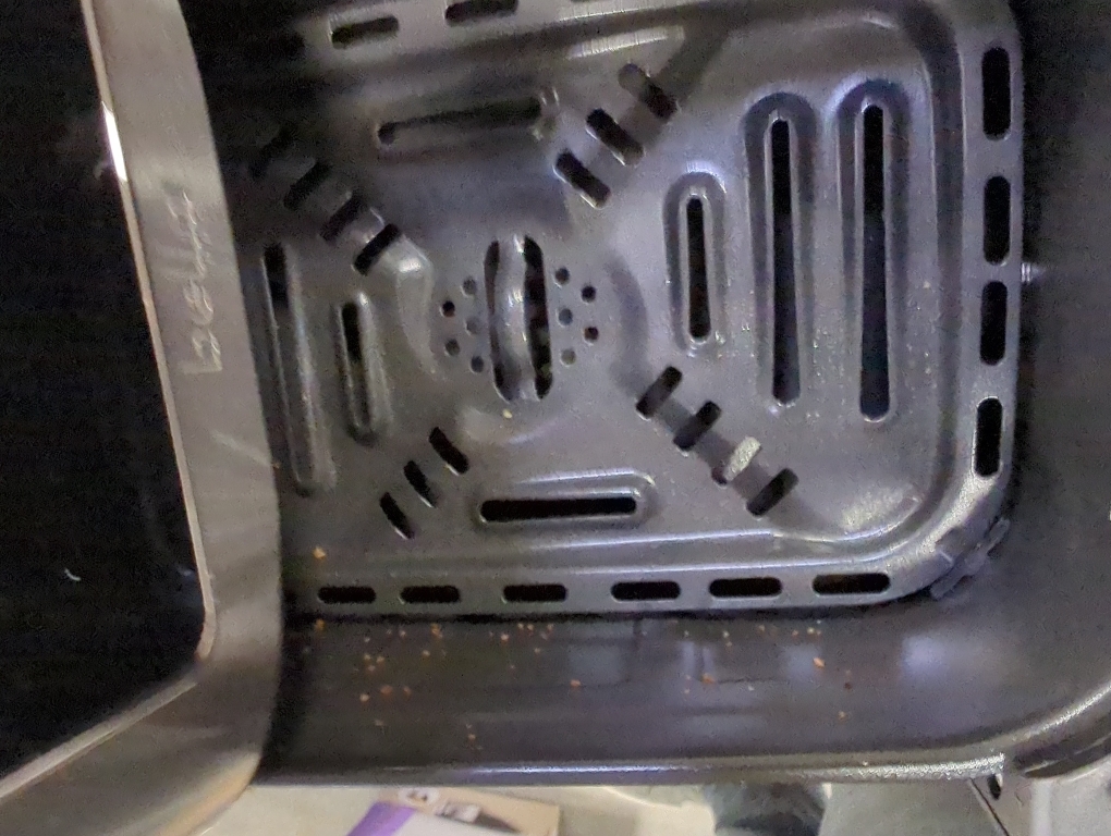 Slim 4-qt. Touchscreen Air Fryer by bella PRO