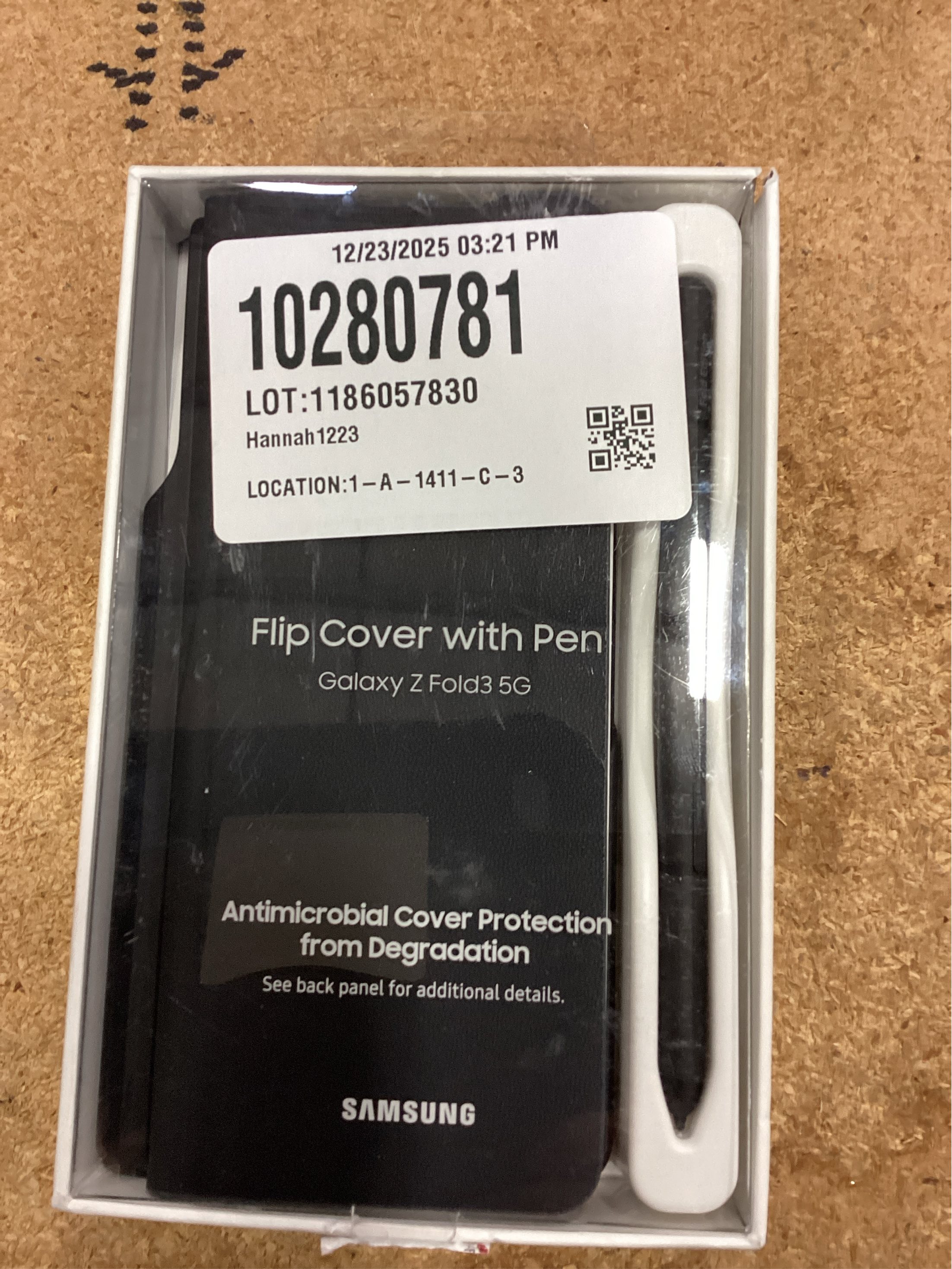 Samsung EF-FF92P - Flip cover for cell phone - black - for Galaxy Z Fold3 5G